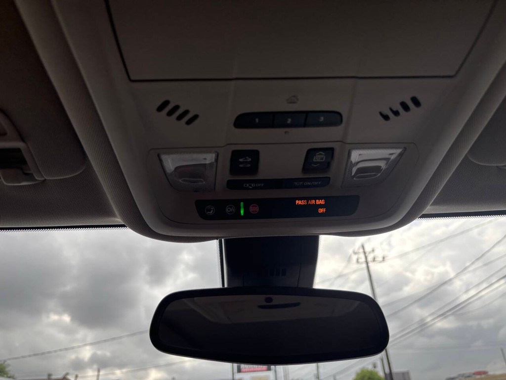 GMC Terrain Vehicle Full-screen Gallery Image 28