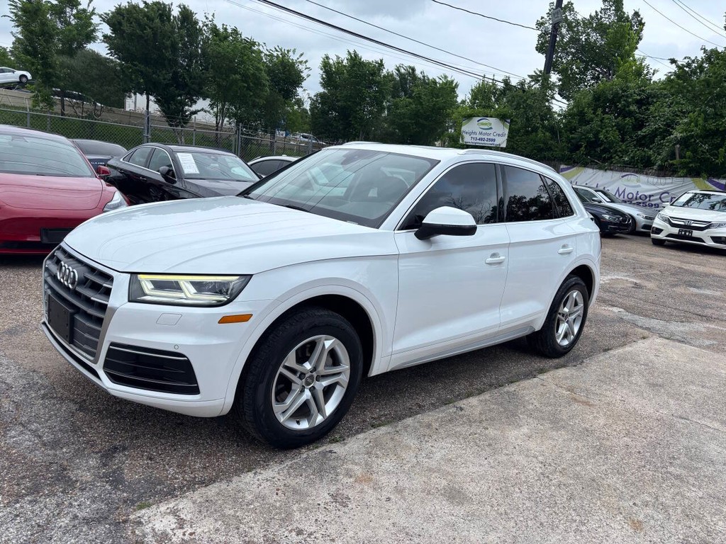 Audi Q5 Vehicle Full-screen Gallery Image 04