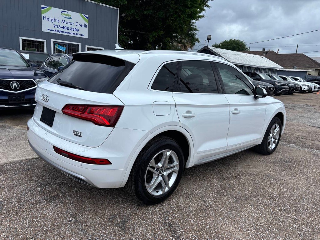 Audi Q5 Vehicle Full-screen Gallery Image 07