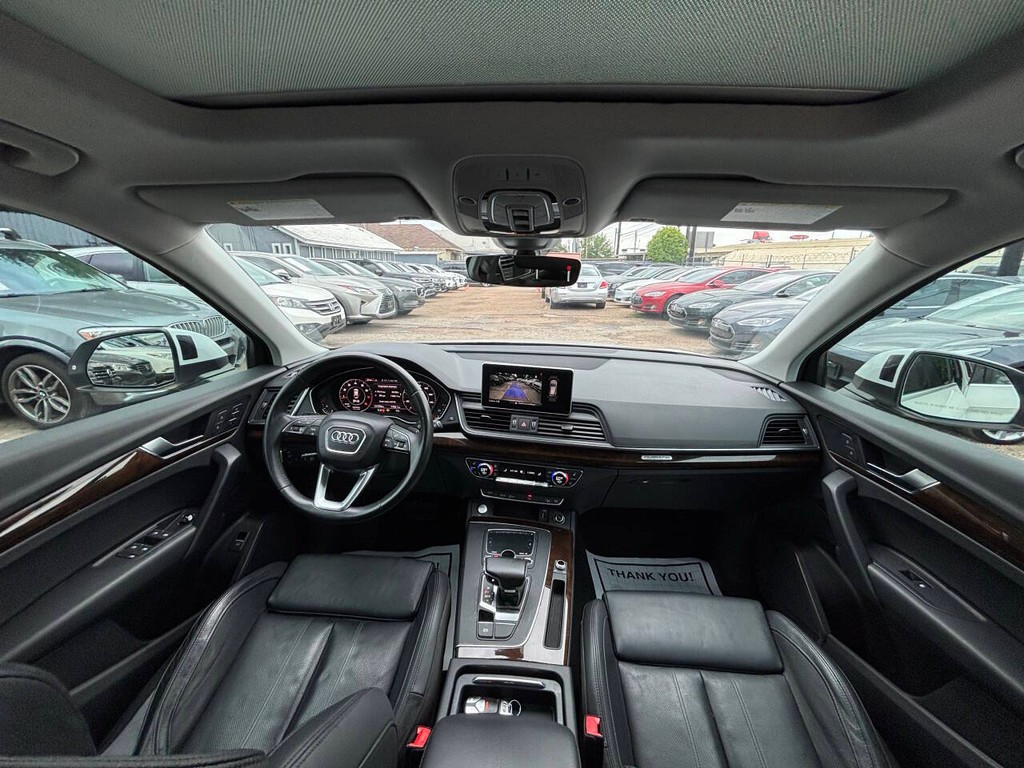 Audi Q5 Vehicle Full-screen Gallery Image 19