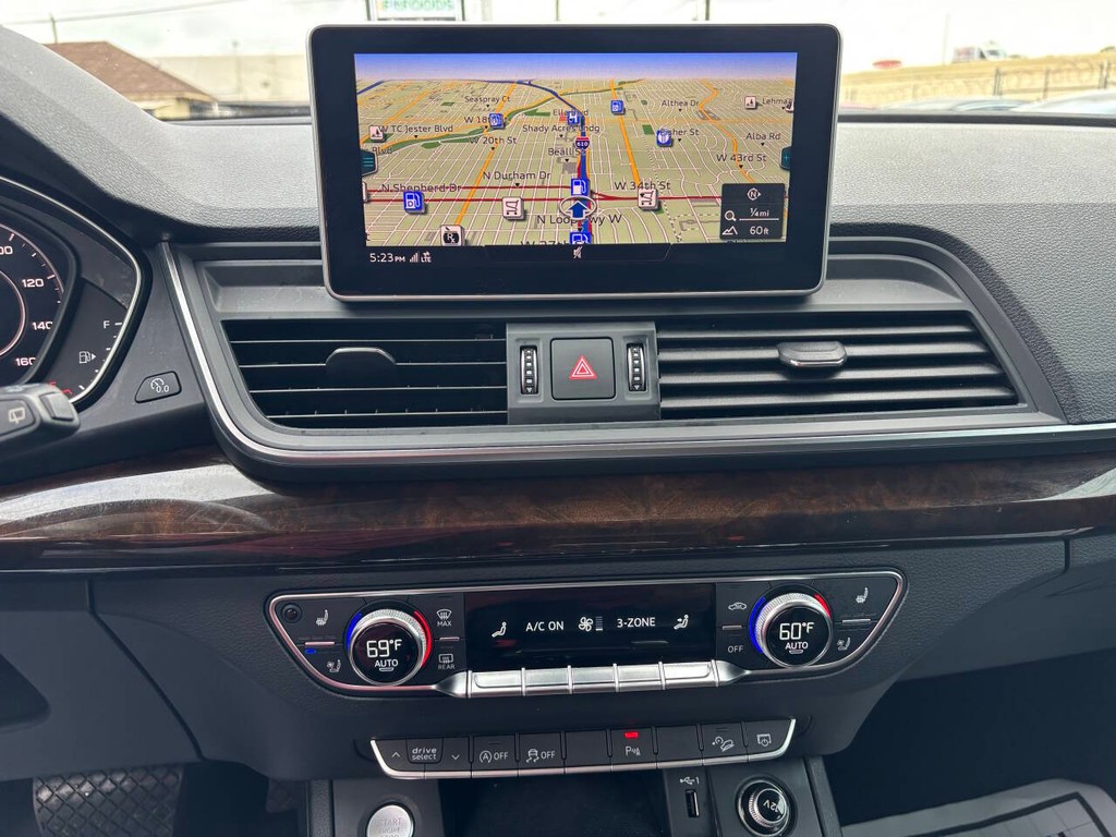 Audi Q5 Vehicle Full-screen Gallery Image 21