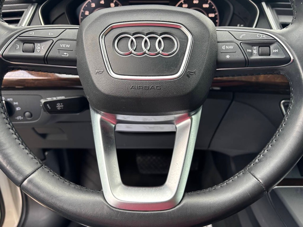 Audi Q5 Vehicle Full-screen Gallery Image 26
