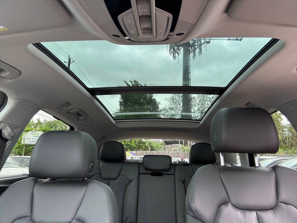 Audi Q5 Vehicle Full-screen Gallery Image 31