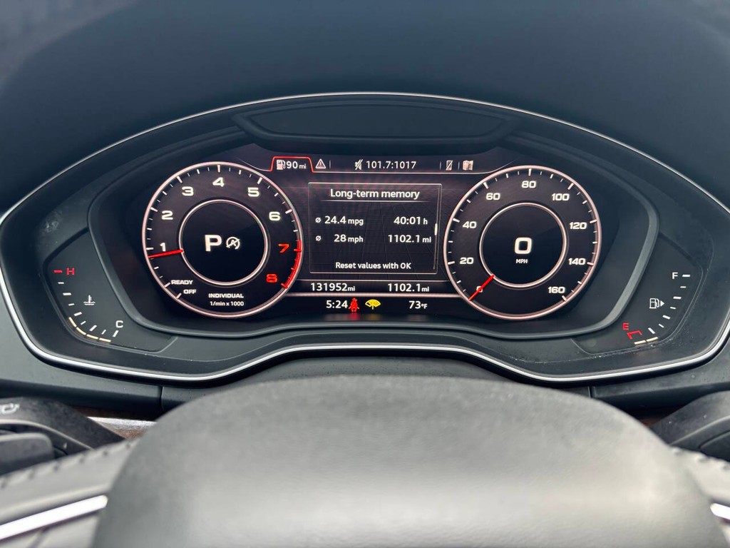 Audi Q5 Vehicle Full-screen Gallery Image 33
