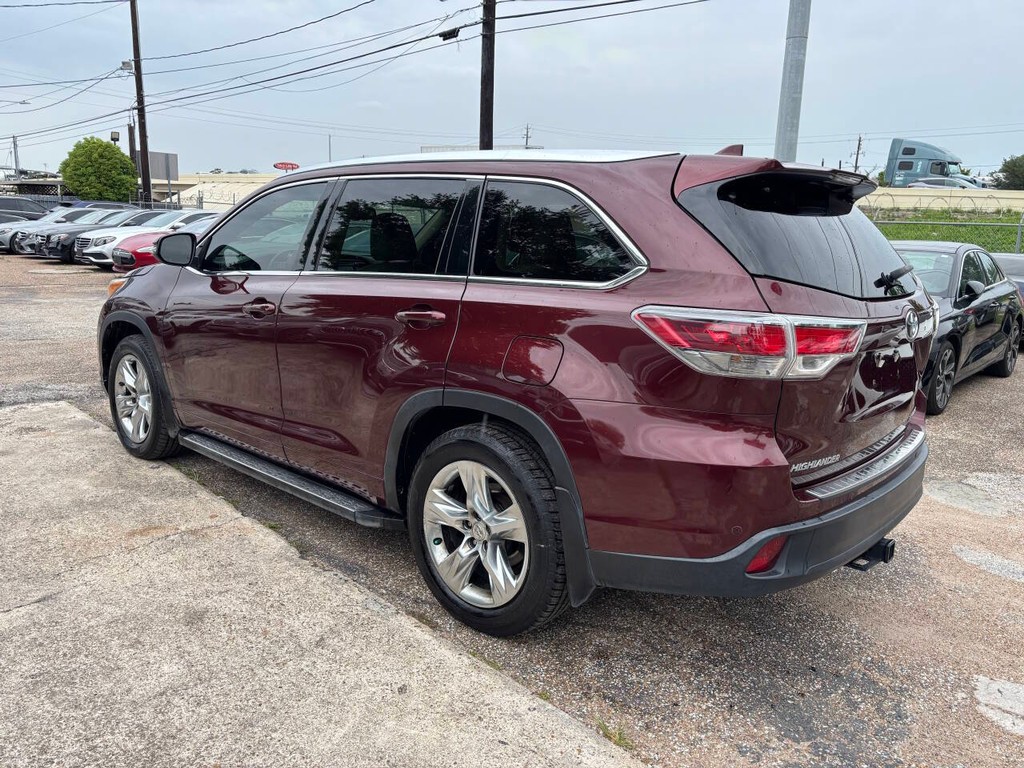 Toyota Highlander Vehicle Full-screen Gallery Image 04