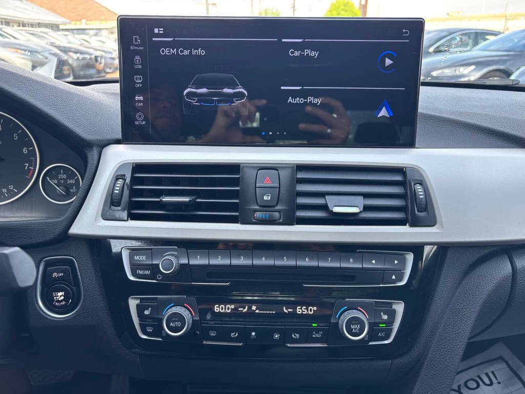 BMW 3 Series Vehicle Full-screen Gallery Image 22