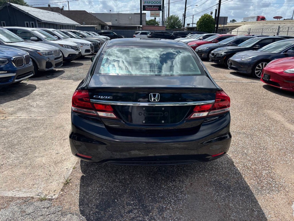 Honda Civic Sedan Vehicle Full-screen Gallery Image 05