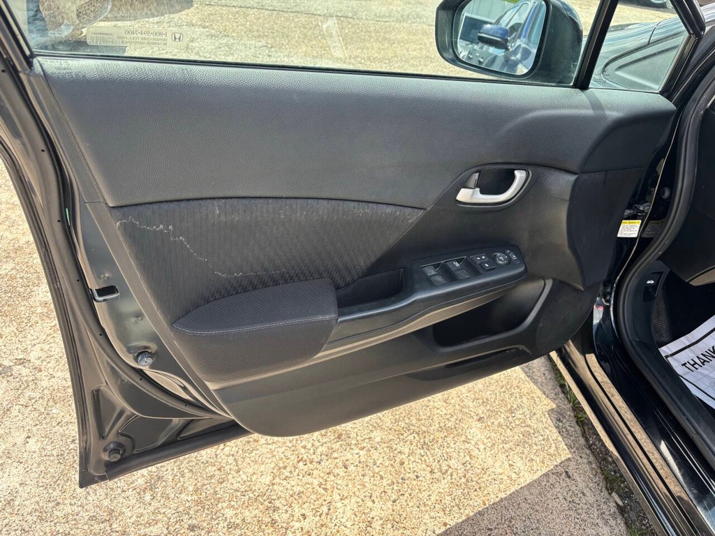 Honda Civic Sedan Vehicle Full-screen Gallery Image 09