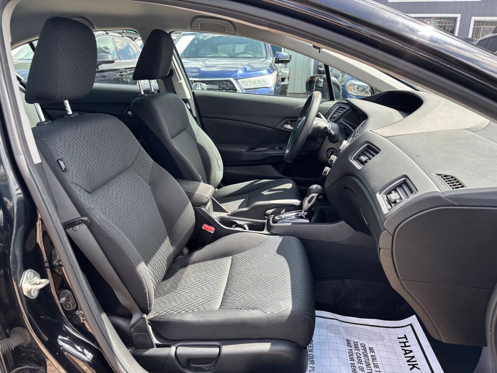 Honda Civic Sedan Vehicle Full-screen Gallery Image 11