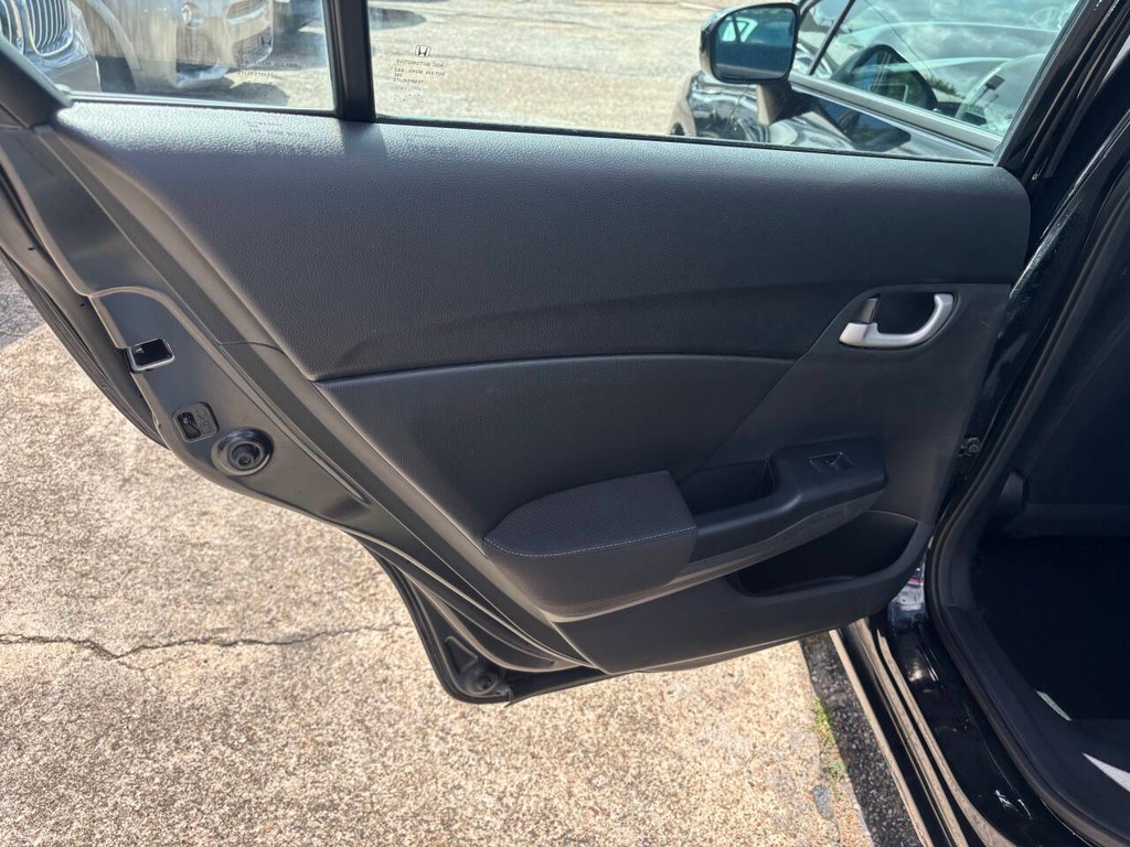Honda Civic Sedan Vehicle Full-screen Gallery Image 14