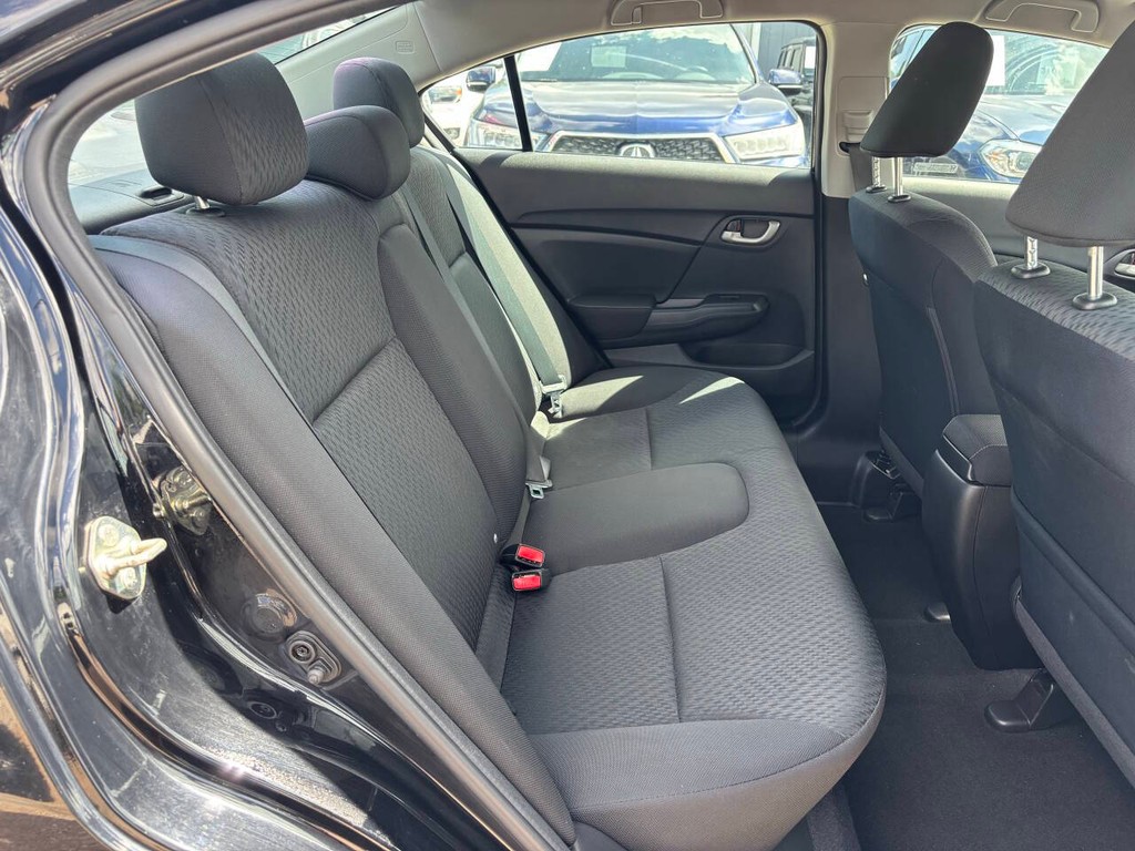 Honda Civic Sedan Vehicle Full-screen Gallery Image 15