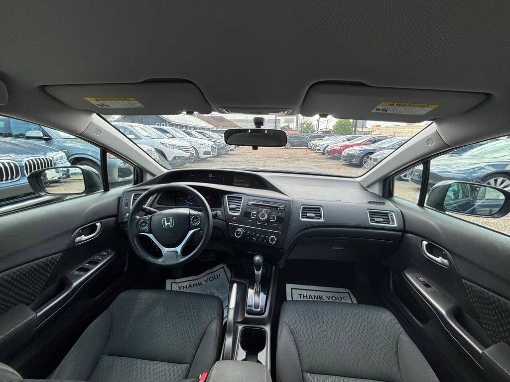 Honda Civic Sedan Vehicle Full-screen Gallery Image 17