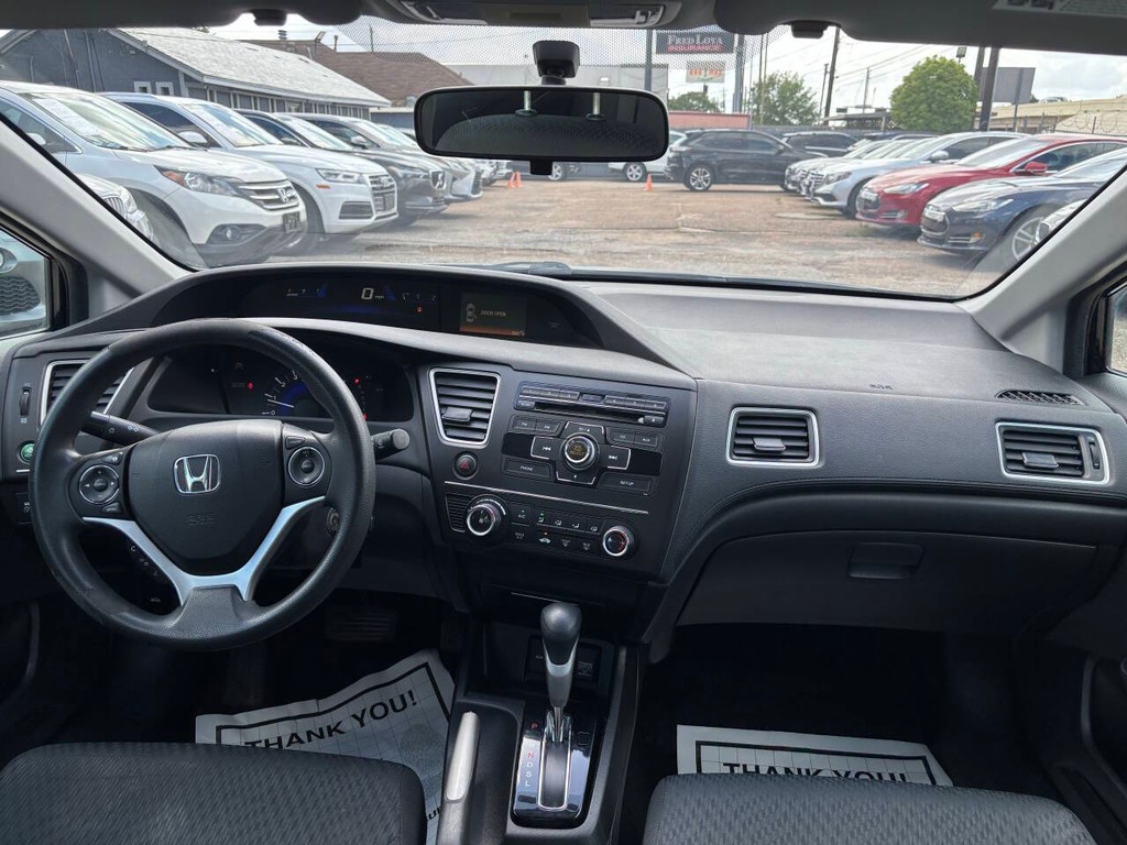 Honda Civic Sedan Vehicle Full-screen Gallery Image 18