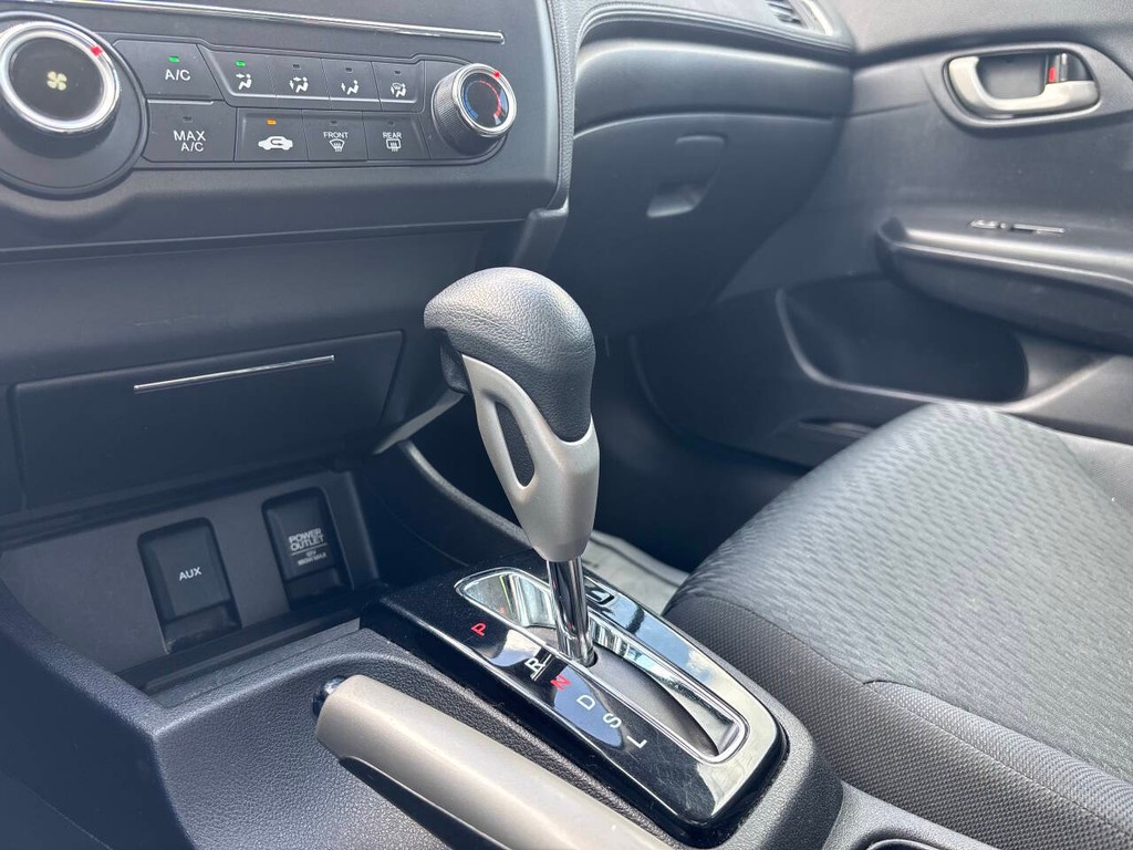 Honda Civic Sedan Vehicle Full-screen Gallery Image 20