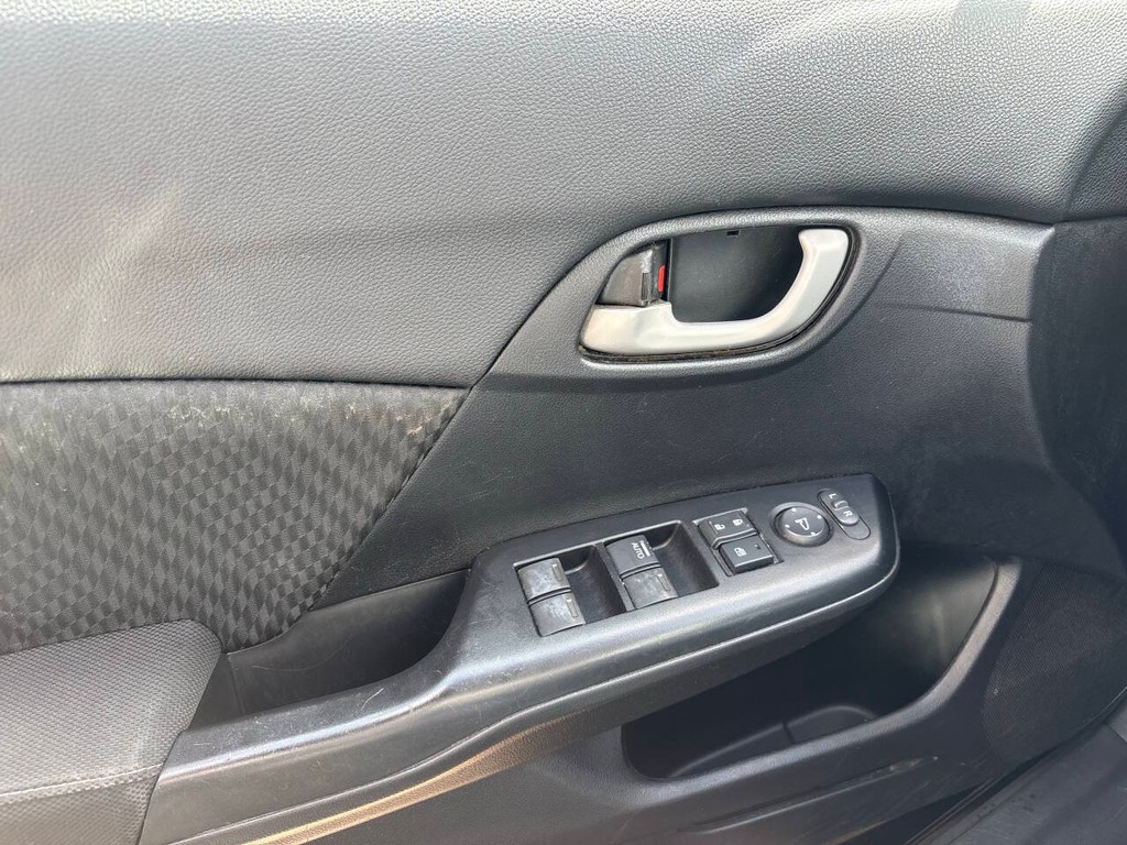 Honda Civic Sedan Vehicle Full-screen Gallery Image 28