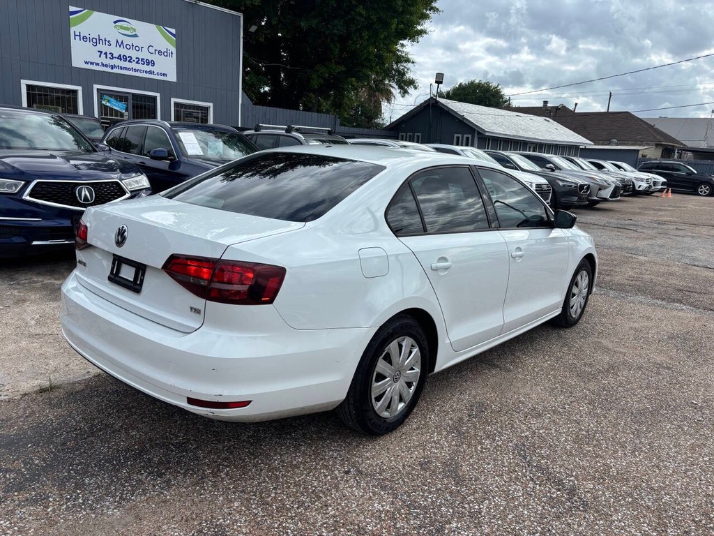 Volkswagen Jetta Sedan Vehicle Full-screen Gallery Image 05