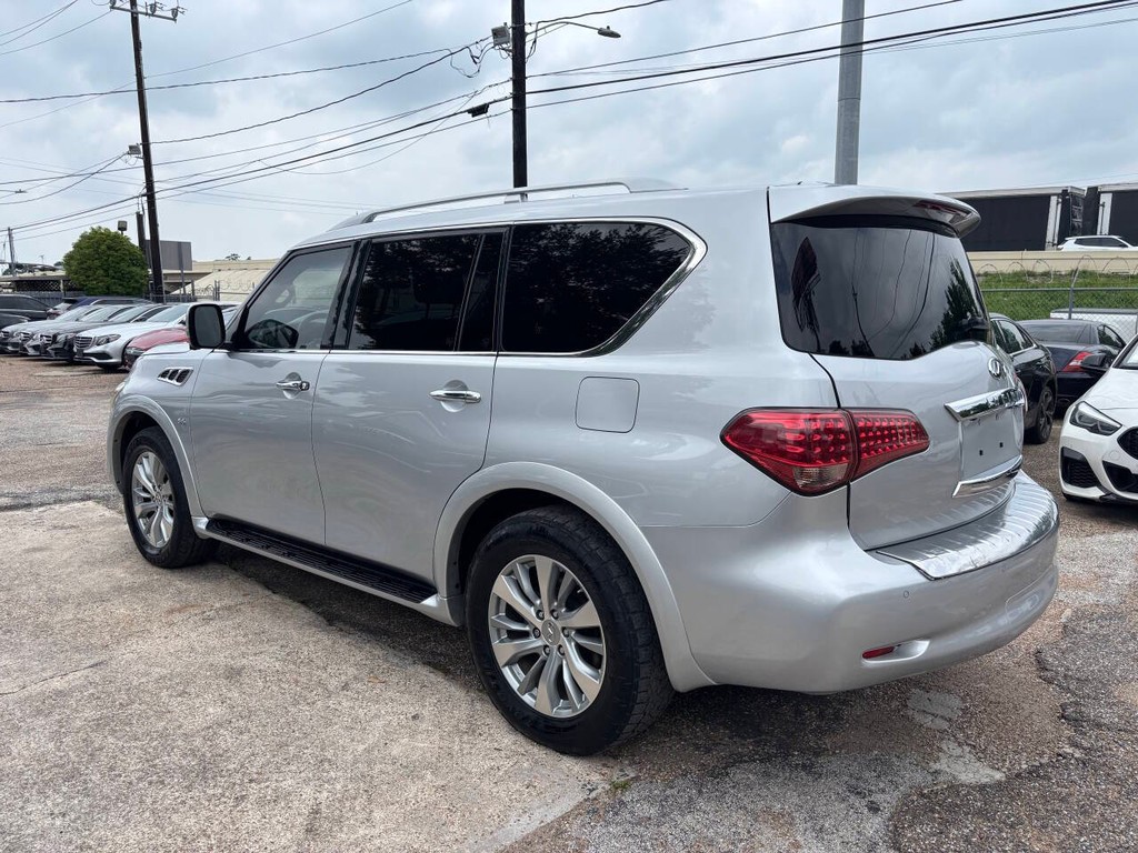 INFINITI QX80 Vehicle Full-screen Gallery Image 04