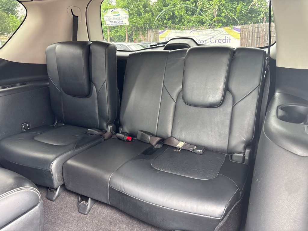 INFINITI QX80 Vehicle Full-screen Gallery Image 17