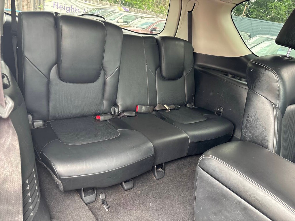 INFINITI QX80 Vehicle Full-screen Gallery Image 18