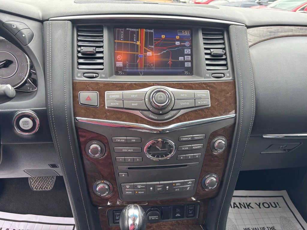 INFINITI QX80 Vehicle Full-screen Gallery Image 22