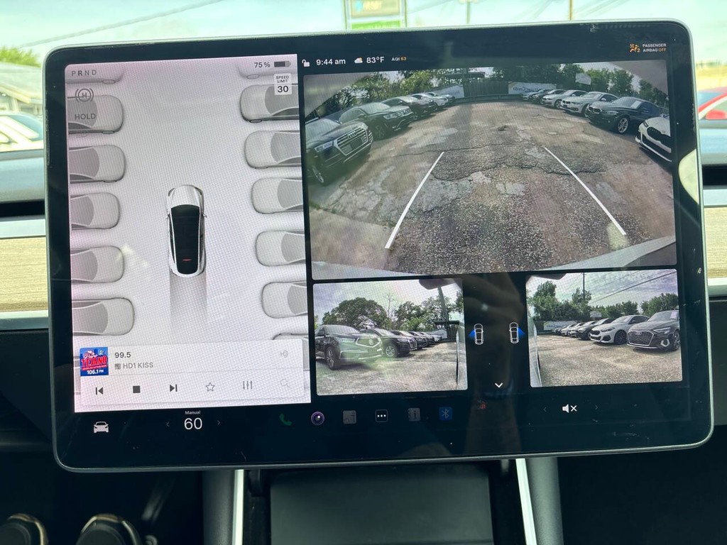 Tesla Model Y Vehicle Full-screen Gallery Image 21