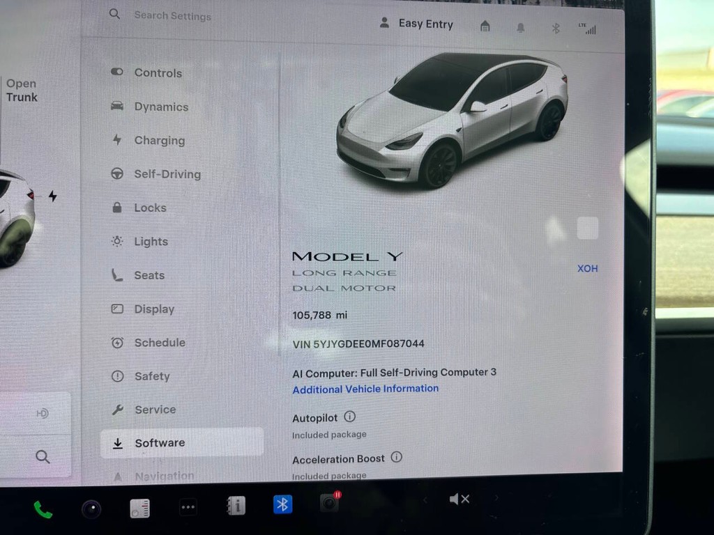 Tesla Model Y Vehicle Full-screen Gallery Image 22