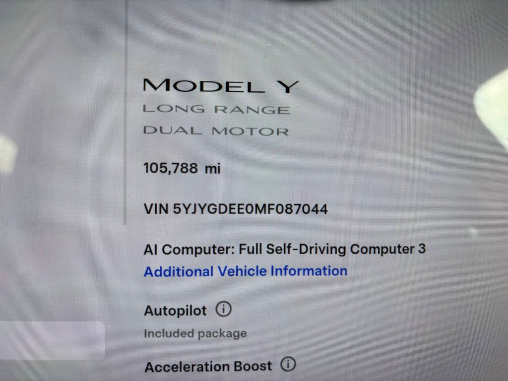Tesla Model Y Vehicle Full-screen Gallery Image 23