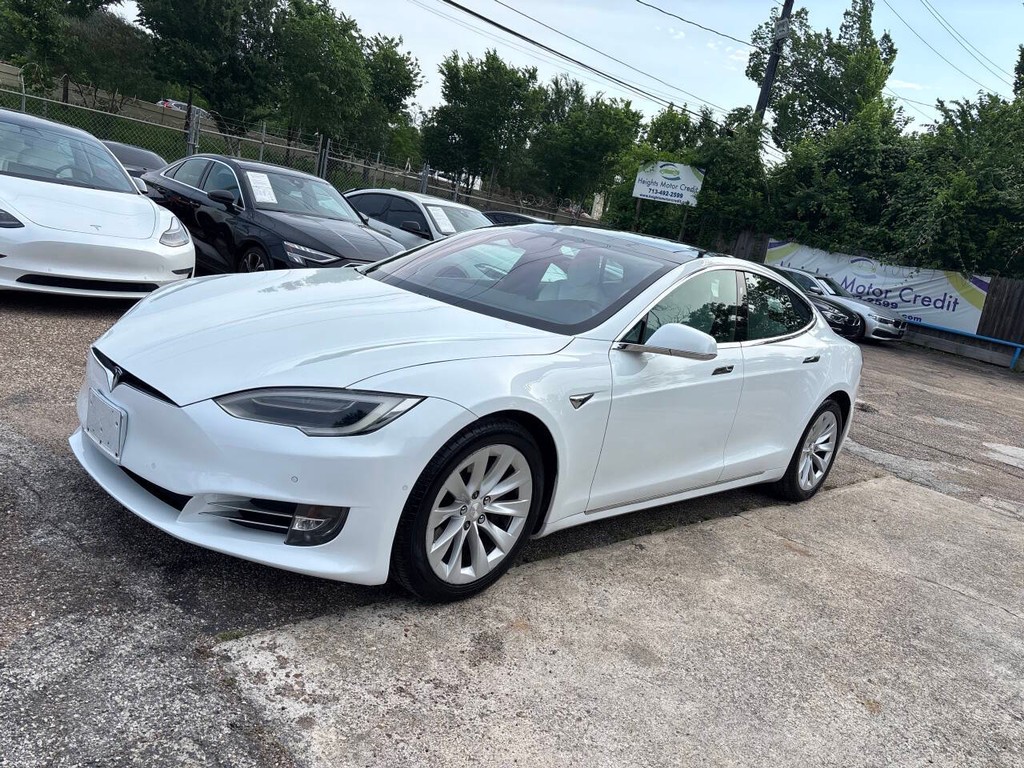 Tesla Model S Vehicle Full-screen Gallery Image 04