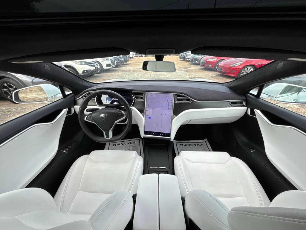Tesla Model S Vehicle Full-screen Gallery Image 18