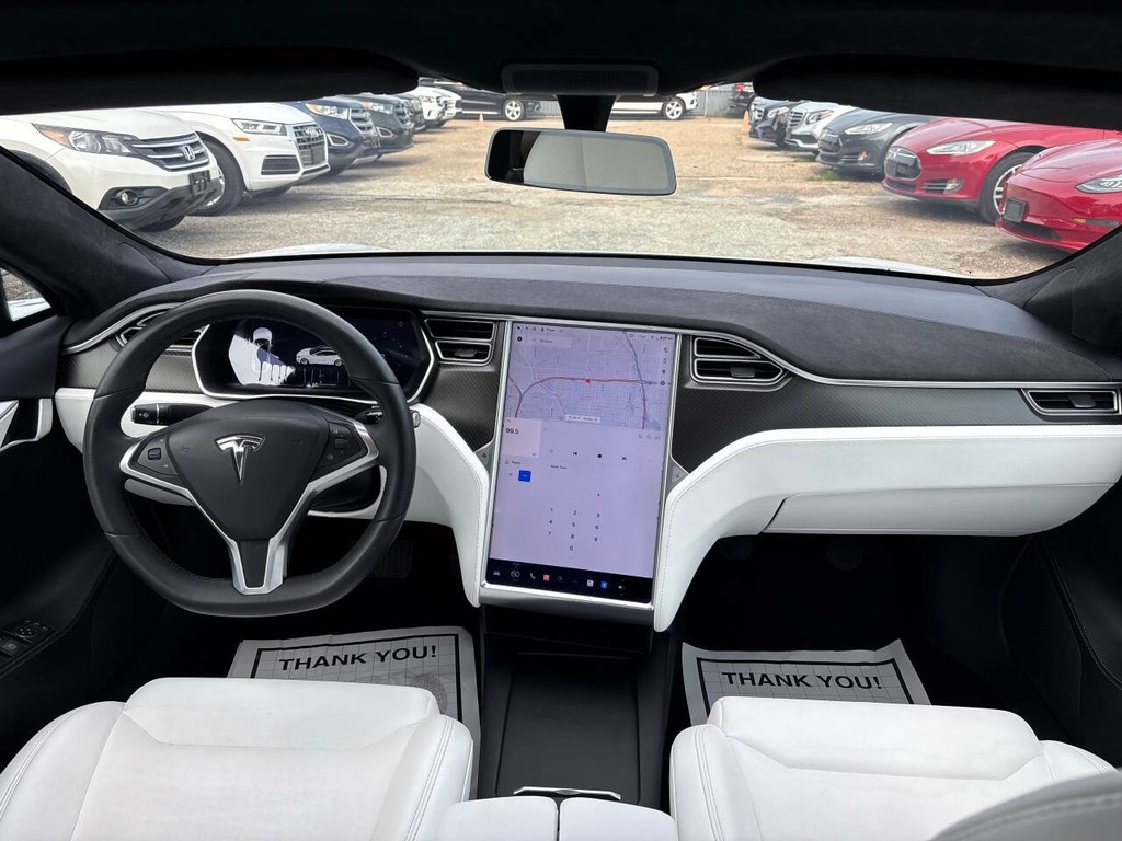 Tesla Model S Vehicle Full-screen Gallery Image 19
