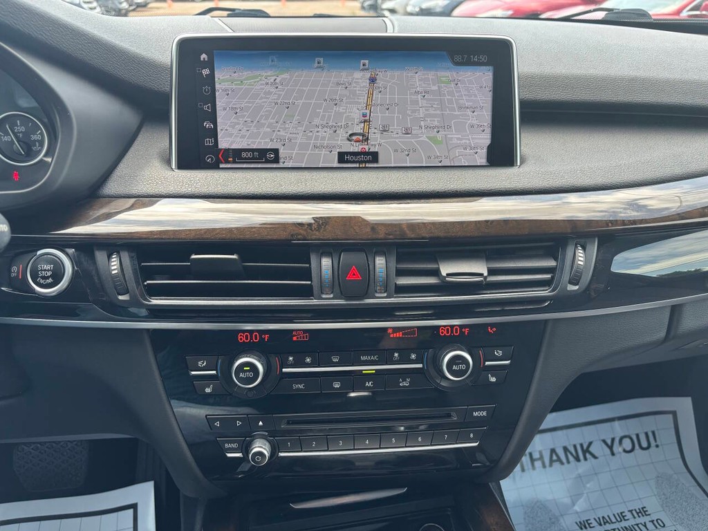 BMW X5 Vehicle Full-screen Gallery Image 19
