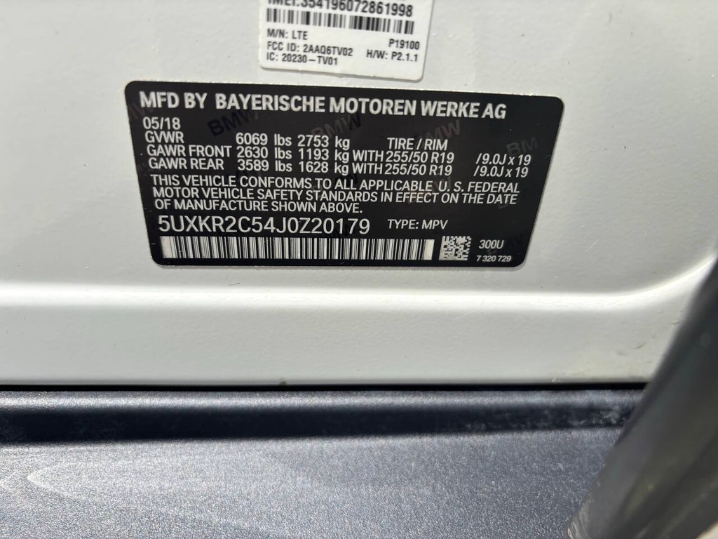 BMW X5 Vehicle Full-screen Gallery Image 34