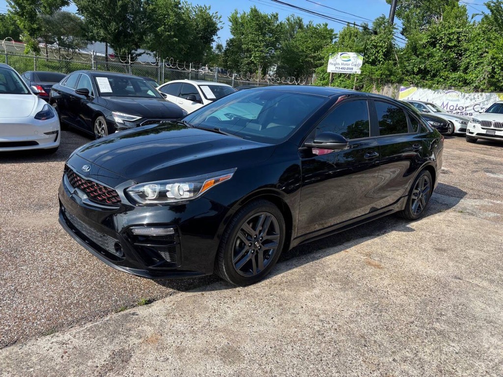 Kia Forte Vehicle Full-screen Gallery Image 04
