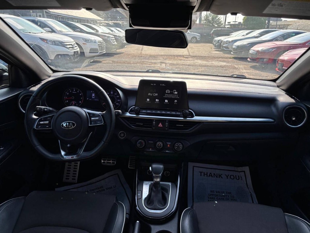 Kia Forte Vehicle Full-screen Gallery Image 19