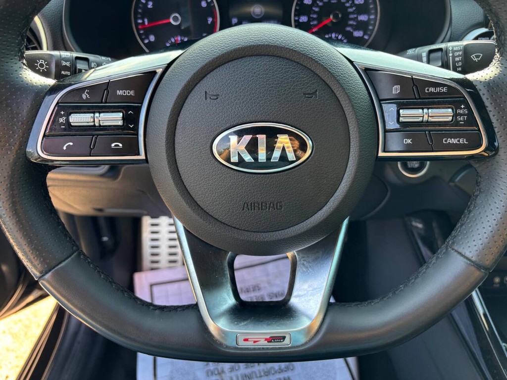 Kia Forte Vehicle Full-screen Gallery Image 24