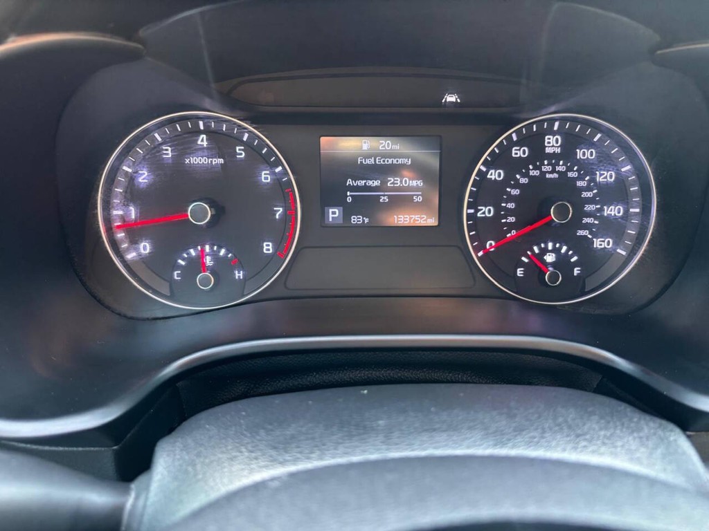 Kia Forte Vehicle Full-screen Gallery Image 27