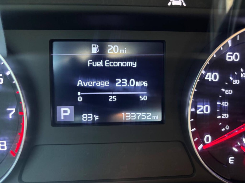 Kia Forte Vehicle Full-screen Gallery Image 28