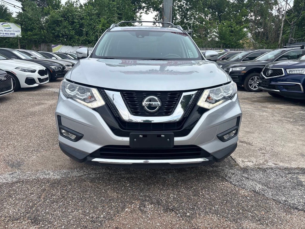 Nissan Rogue Vehicle Full-screen Gallery Image 02
