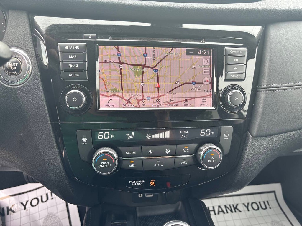 Nissan Rogue Vehicle Full-screen Gallery Image 20