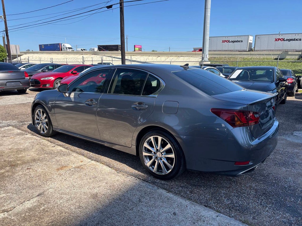 Lexus GS 350 Vehicle Full-screen Gallery Image 05