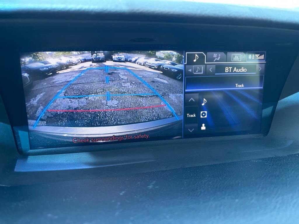 Lexus GS 350 Vehicle Full-screen Gallery Image 20