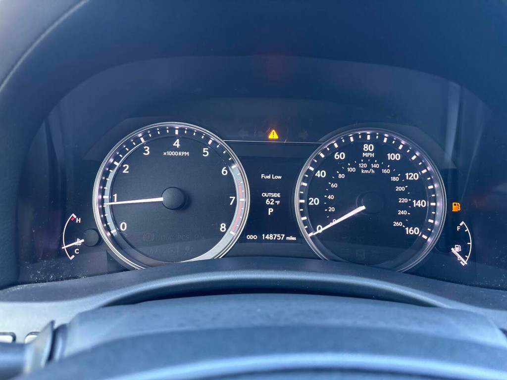 Lexus GS 350 Vehicle Full-screen Gallery Image 29