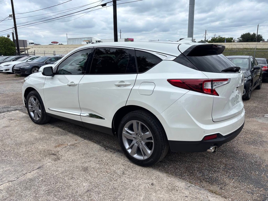 Acura RDX Vehicle Full-screen Gallery Image 05