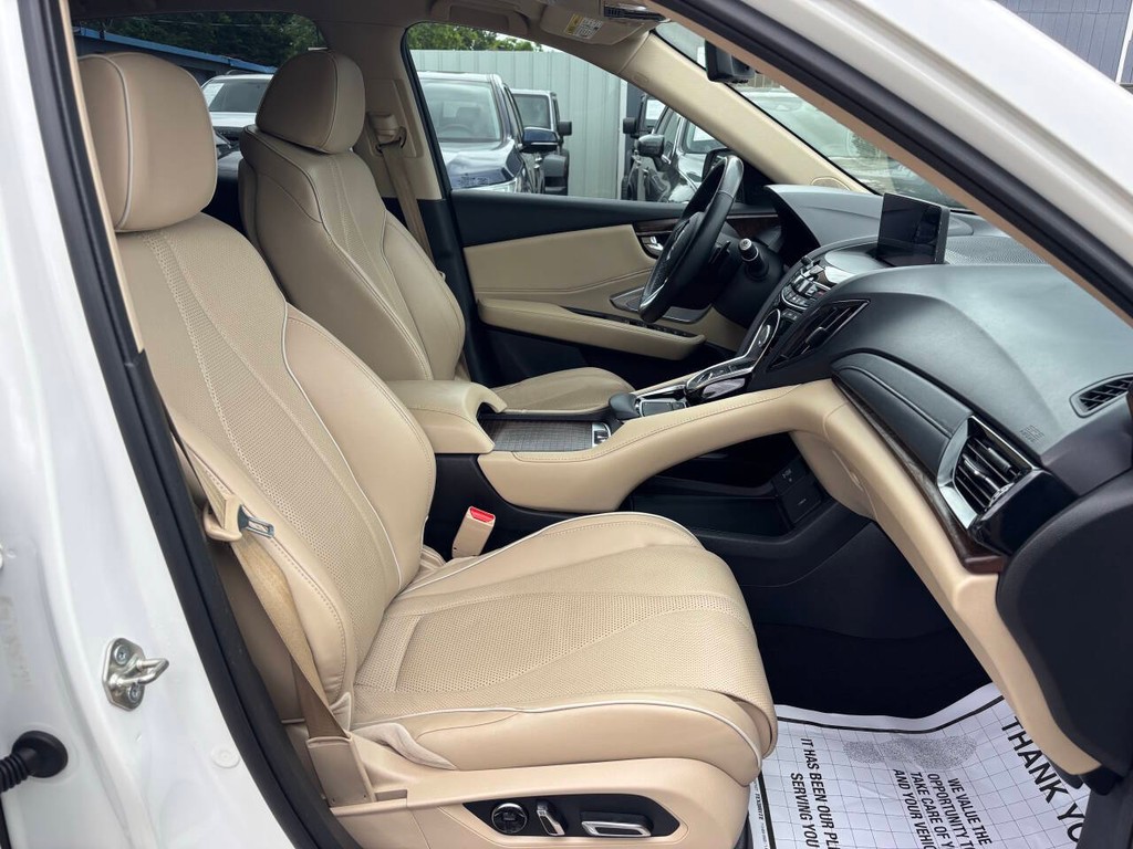 Acura RDX Vehicle Full-screen Gallery Image 12