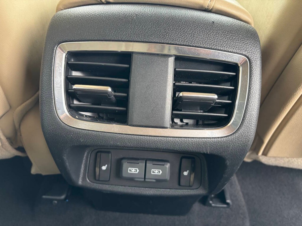 Acura RDX Vehicle Full-screen Gallery Image 18