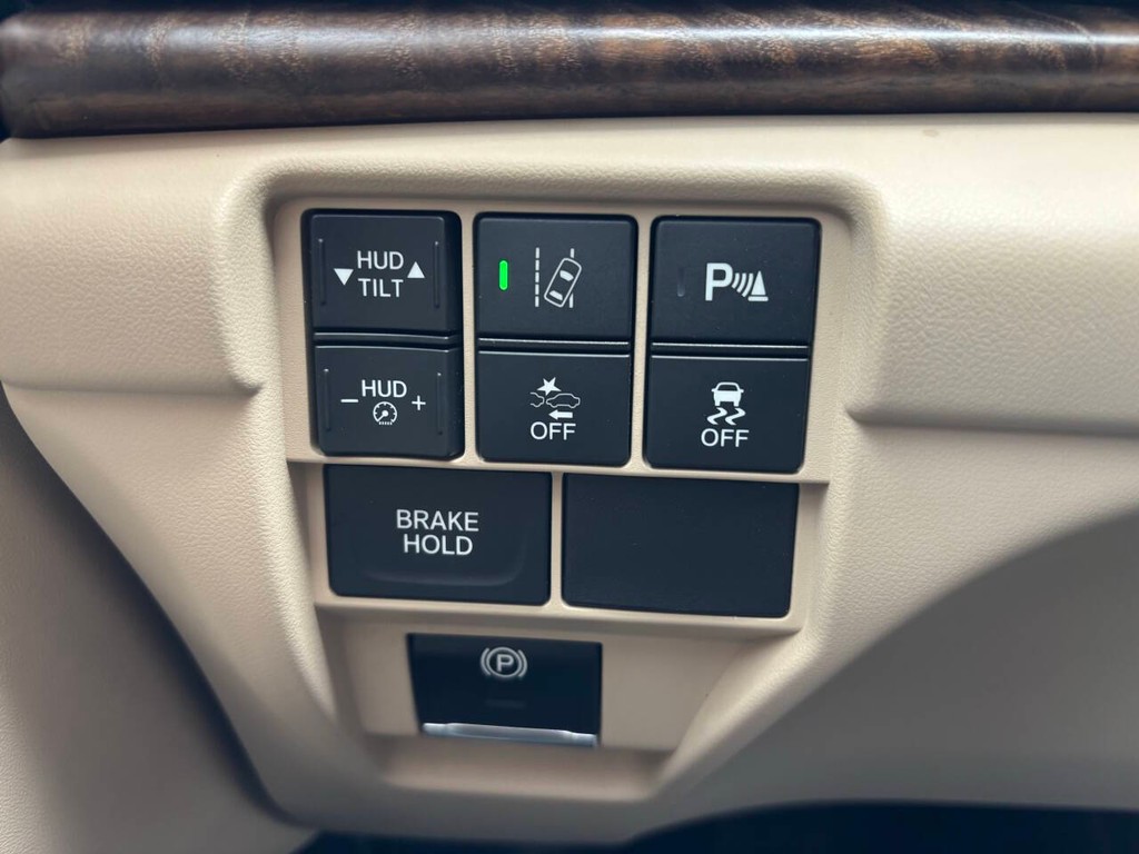 Acura RDX Vehicle Full-screen Gallery Image 28
