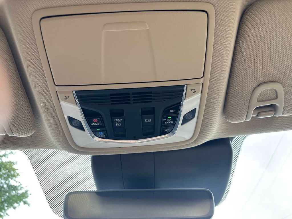 Acura RDX Vehicle Full-screen Gallery Image 30