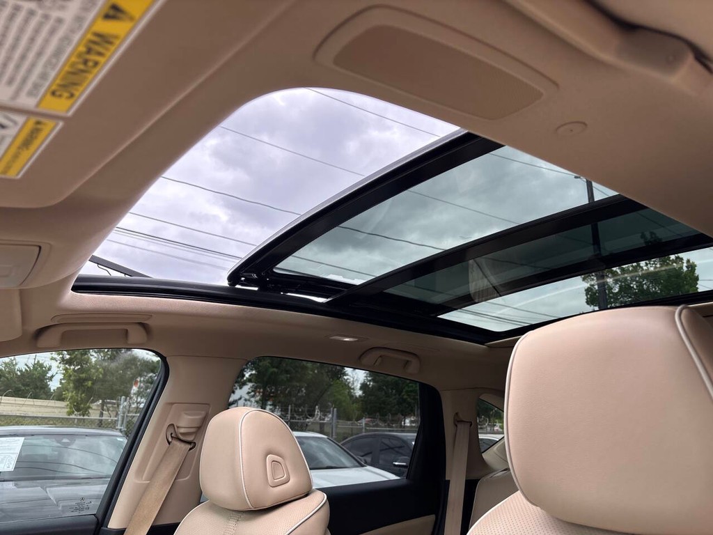 Acura RDX Vehicle Full-screen Gallery Image 32