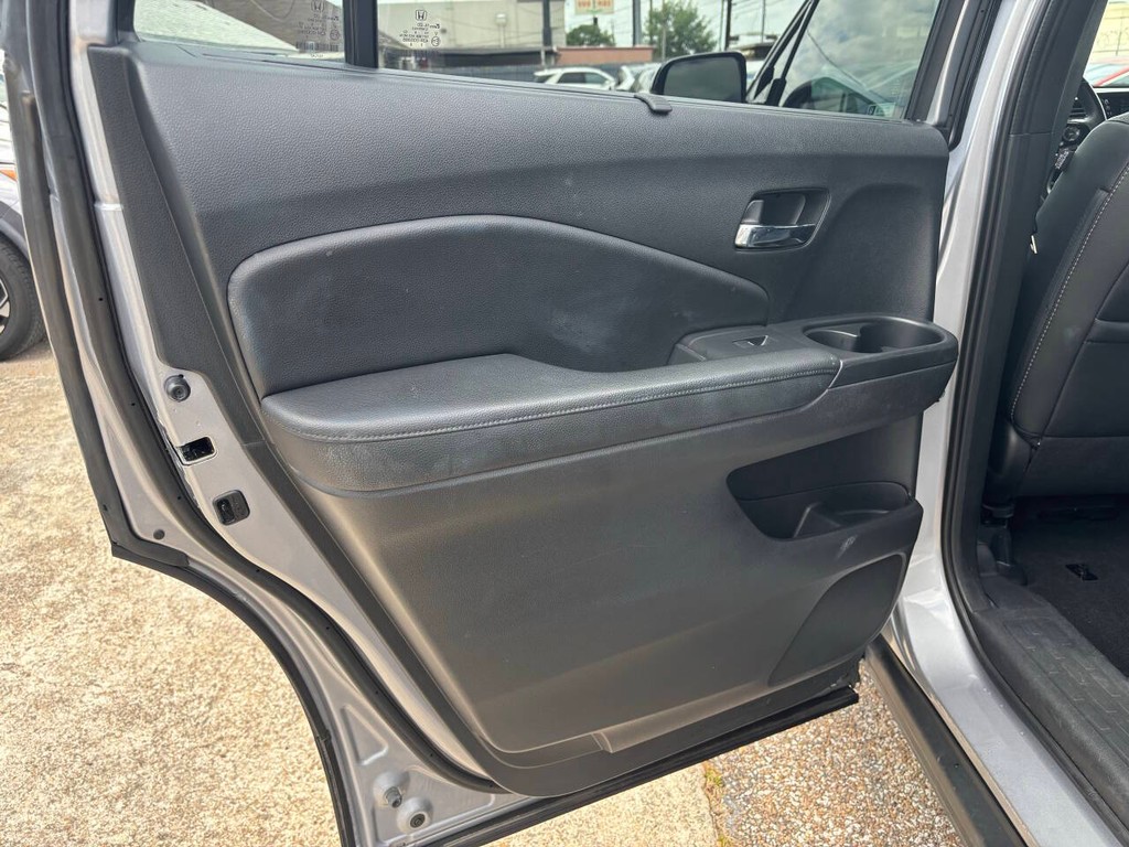 Honda Passport Vehicle Full-screen Gallery Image 15