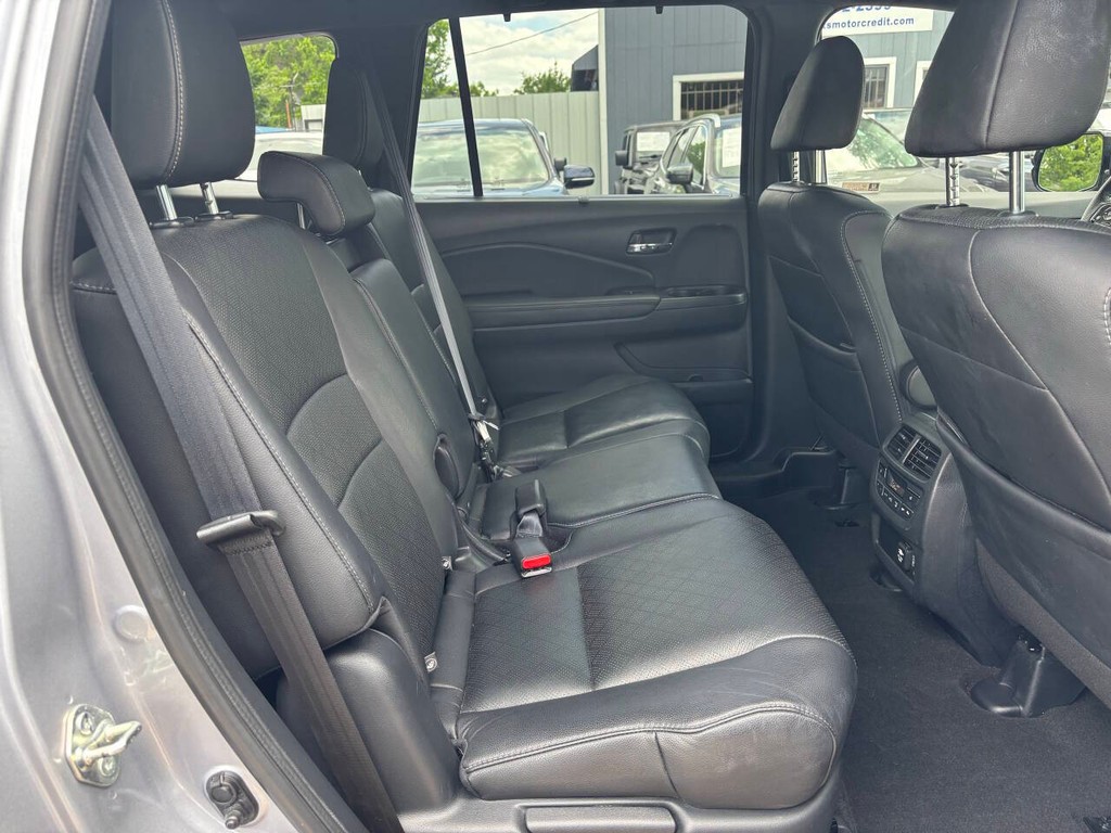 Honda Passport Vehicle Full-screen Gallery Image 16